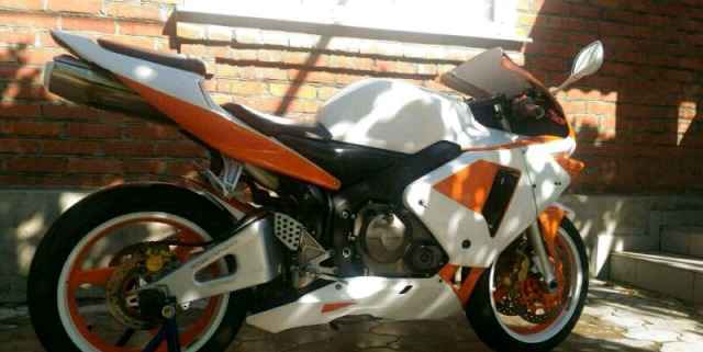 Хонда cbr600rr 2004год Хонда cbr600rr 2004год