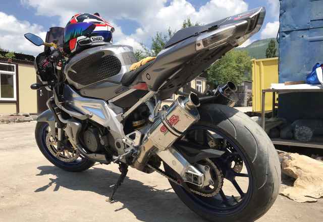 Априлия rsv tuono 1000r Априлия rsv tuono 1000r