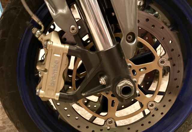 Априлия rsv tuono 1000r Априлия rsv tuono 1000r