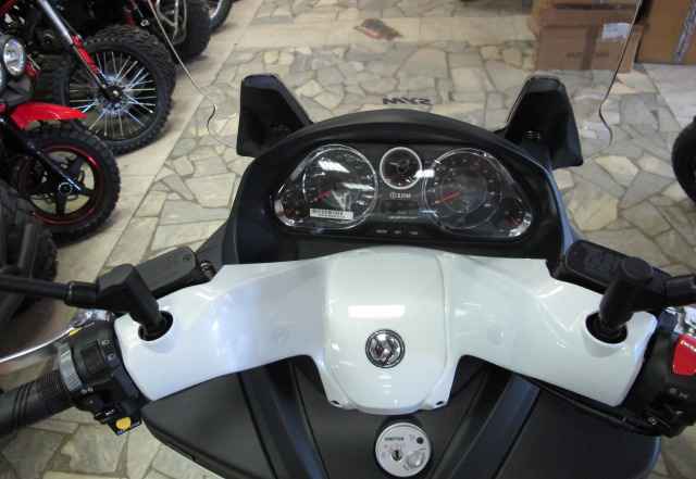 SYM MaxSym 600i ABS SYM MaxSym 600i ABS