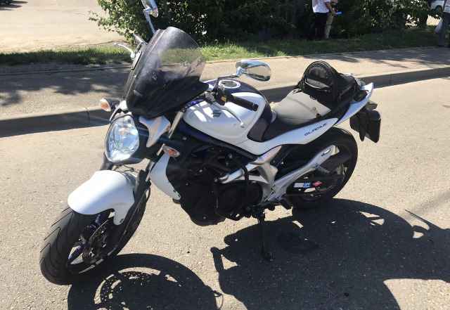 Suzuki sfv400 ABS 2010 Suzuki sfv400 ABS 2010