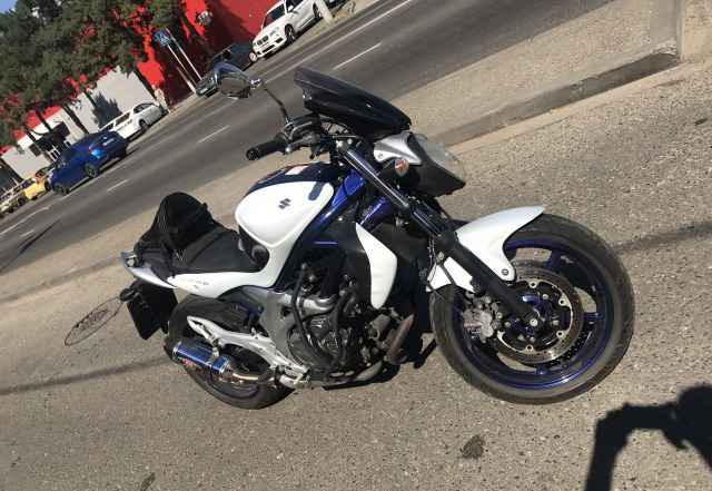 Suzuki sfv400 ABS 2010 Suzuki sfv400 ABS 2010