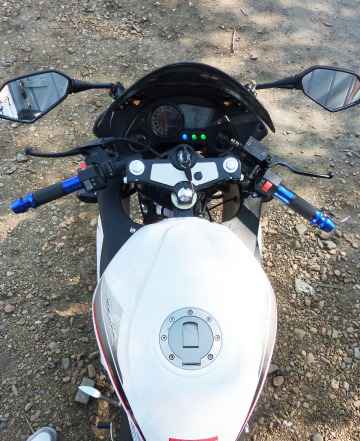 Suzuki AX250R белого цвета 2017 г. в Suzuki AX250R белого цвета 2017 г. в