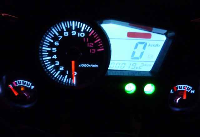 Suzuki AX250R белого цвета 2017 г. в Suzuki AX250R белого цвета 2017 г. в