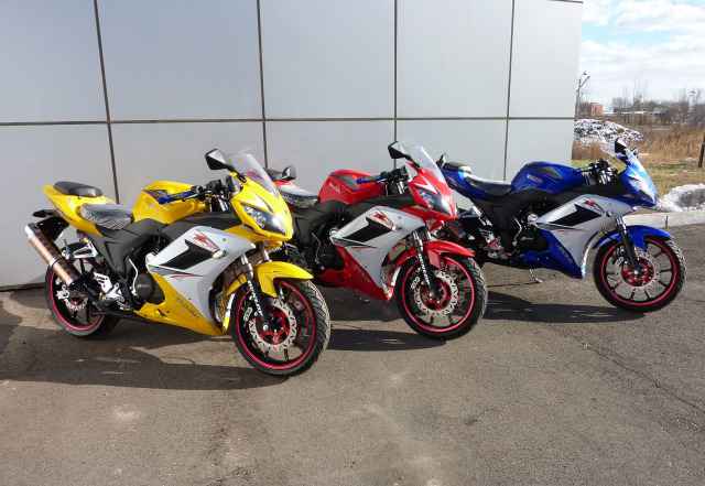 Suzuki AX250R белого цвета 2017 г. в Suzuki AX250R белого цвета 2017 г. в