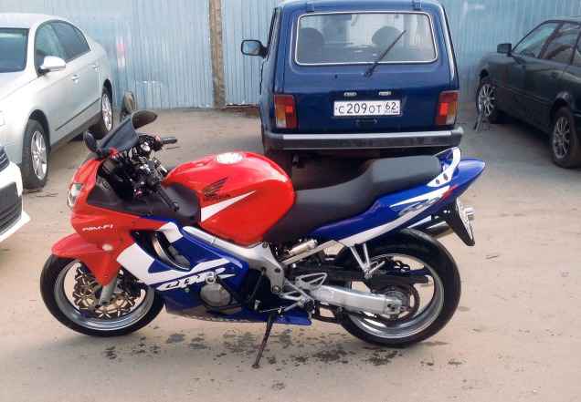 Хонда сбр 600 F4i Хонда сбр 600 F4i