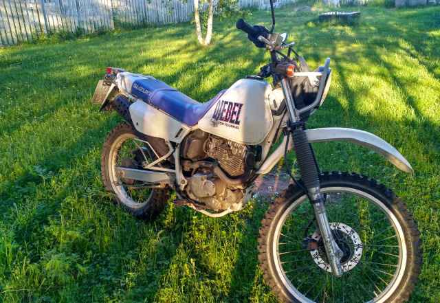 Suzuki djebel 200 Suzuki djebel 200