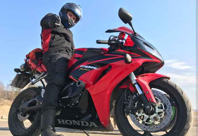 Хонда CBR1000RR 2006 Хонда CBR1000RR 2006