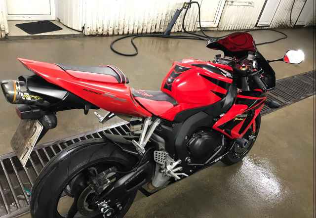 Хонда CBR1000RR 2006 Хонда CBR1000RR 2006