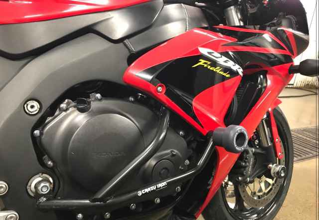 Хонда CBR1000RR 2006 Хонда CBR1000RR 2006
