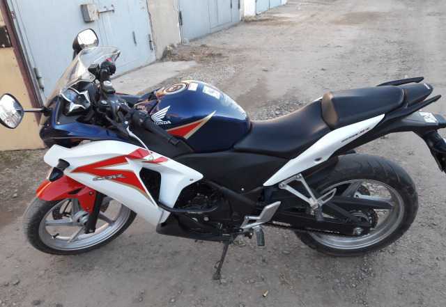 Продам мотоцикл Хонда сбр 250r-2012г Продам мотоцикл Хонда сбр 250r-2012г