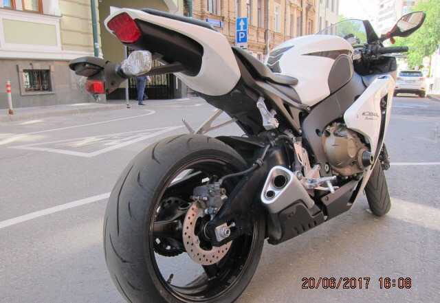 Хонда сбр 1000 rr 2008 г.в. 14 000 км Хонда сбр 1000 rr 2008 г.в. 14 000 км