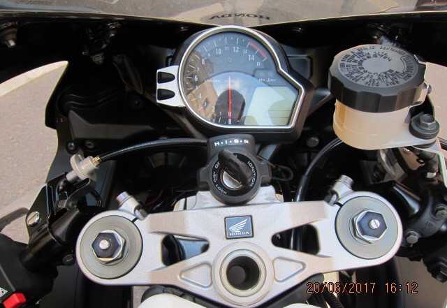 Хонда сбр 1000 rr 2008 г.в. 14 000 км Хонда сбр 1000 rr 2008 г.в. 14 000 км