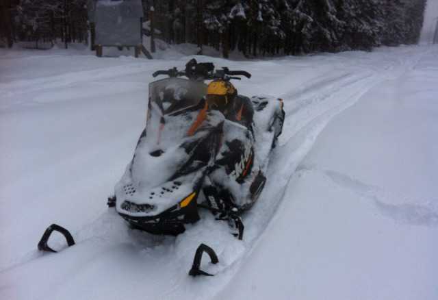 Снегоход Ski-Doo Саммит 600 E-Tek Снегоход Ski-Doo Саммит 600 E-Tek