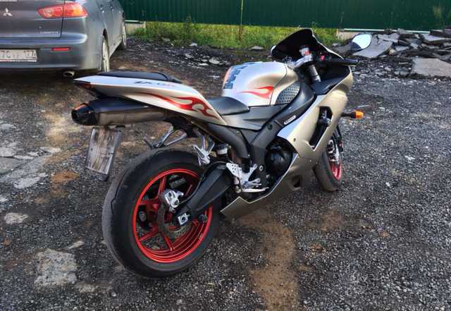 Кавасаки ниндзя 636 ZX6-Р 2006 Кавасаки ниндзя 636 ZX6-Р 2006