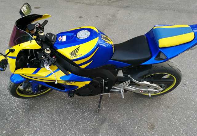 Хонда cbr1000rr Хонда cbr1000rr