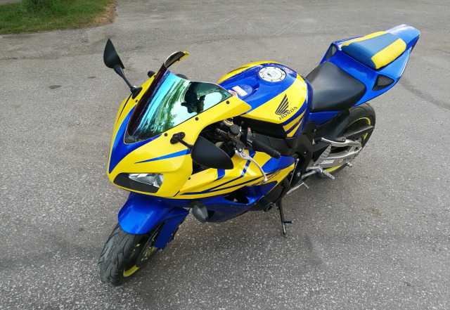 Хонда cbr1000rr Хонда cbr1000rr