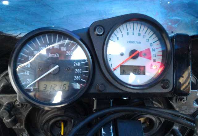Suzuki gsxr 600 srad Suzuki gsxr 600 srad