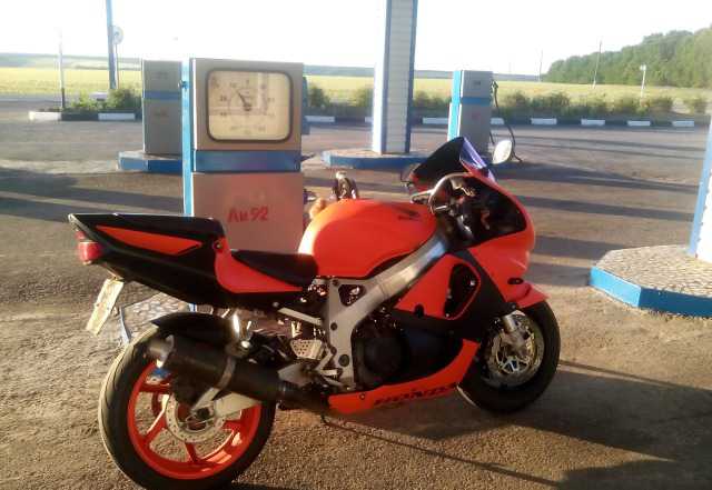 Хонда CBR900RR Хонда CBR900RR