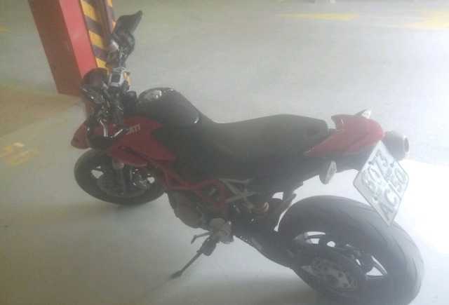 Дукати Hypermotard 1100 С Дукати Hypermotard 1100 С